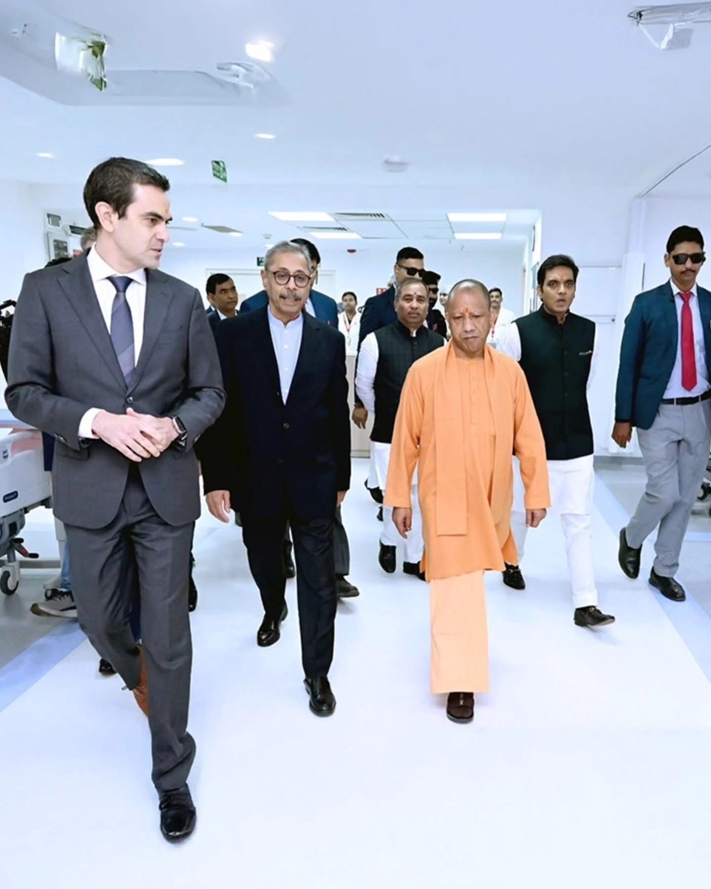 Trehan The Heart of a Legend: Dr. Naresh Trehan’s Journey | deemag and chest ...